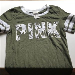 Green vs PINK t-shirt